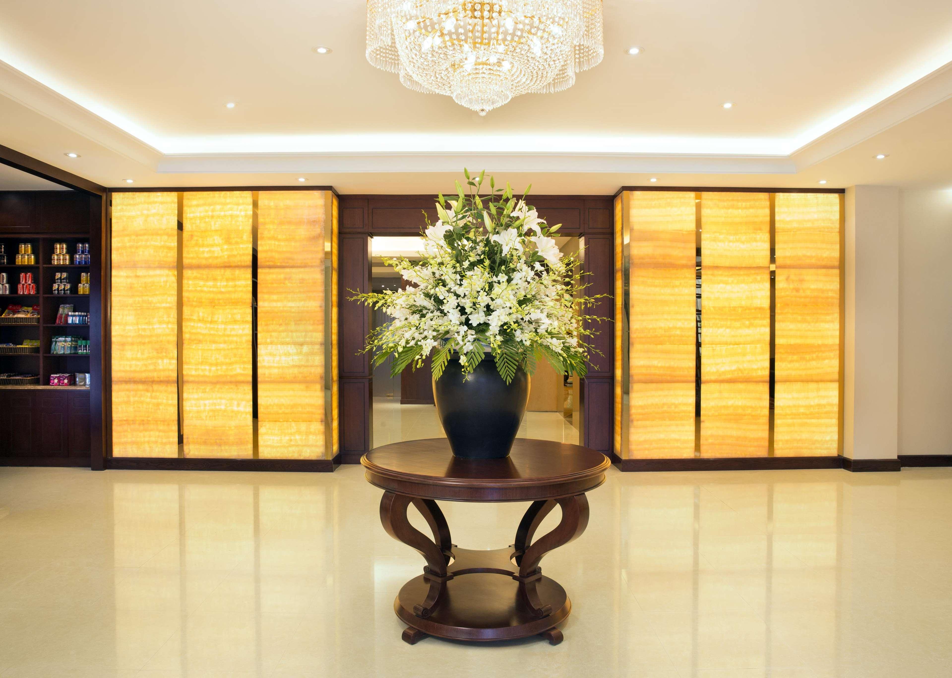 Hilton Garden Khách sạn