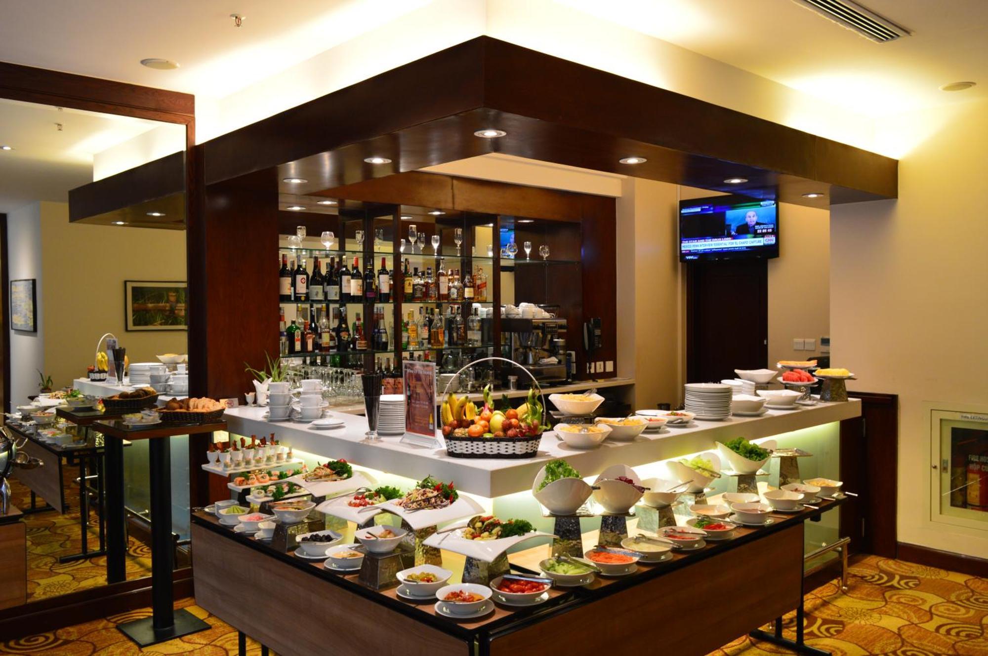 Hilton Garden Khách sạn