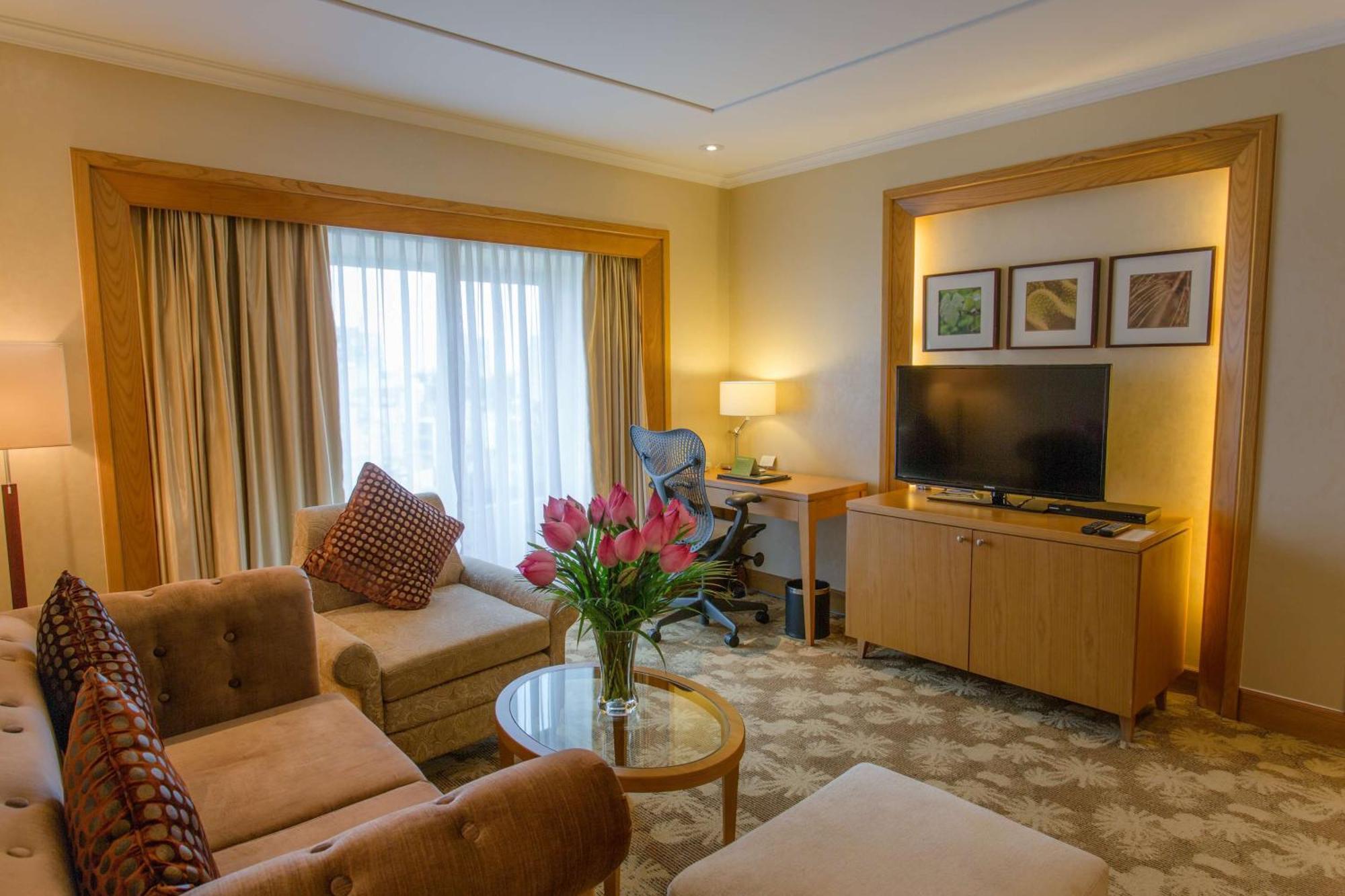 Hilton Garden Khách sạn