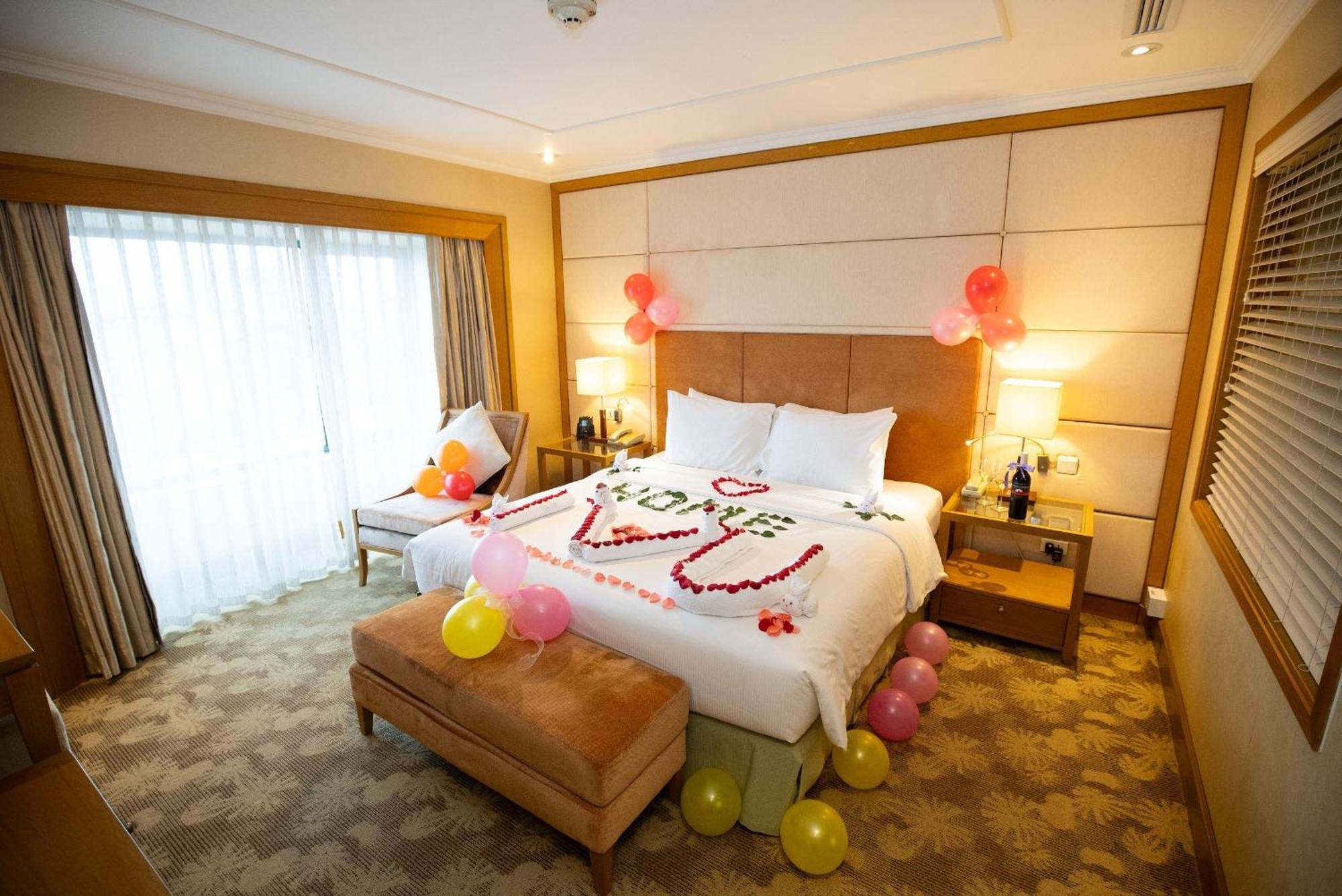Khách sạn Hilton Garden