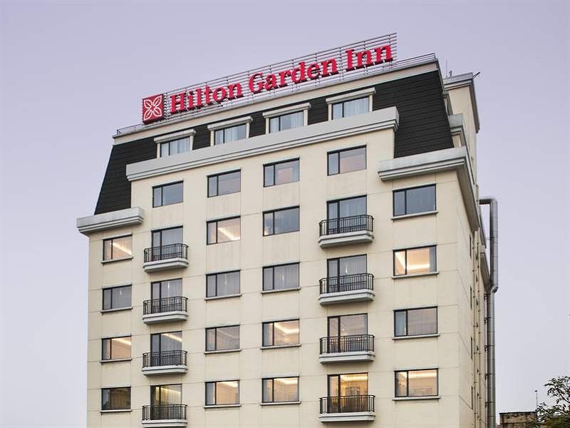 Hilton Garden Khách sạn