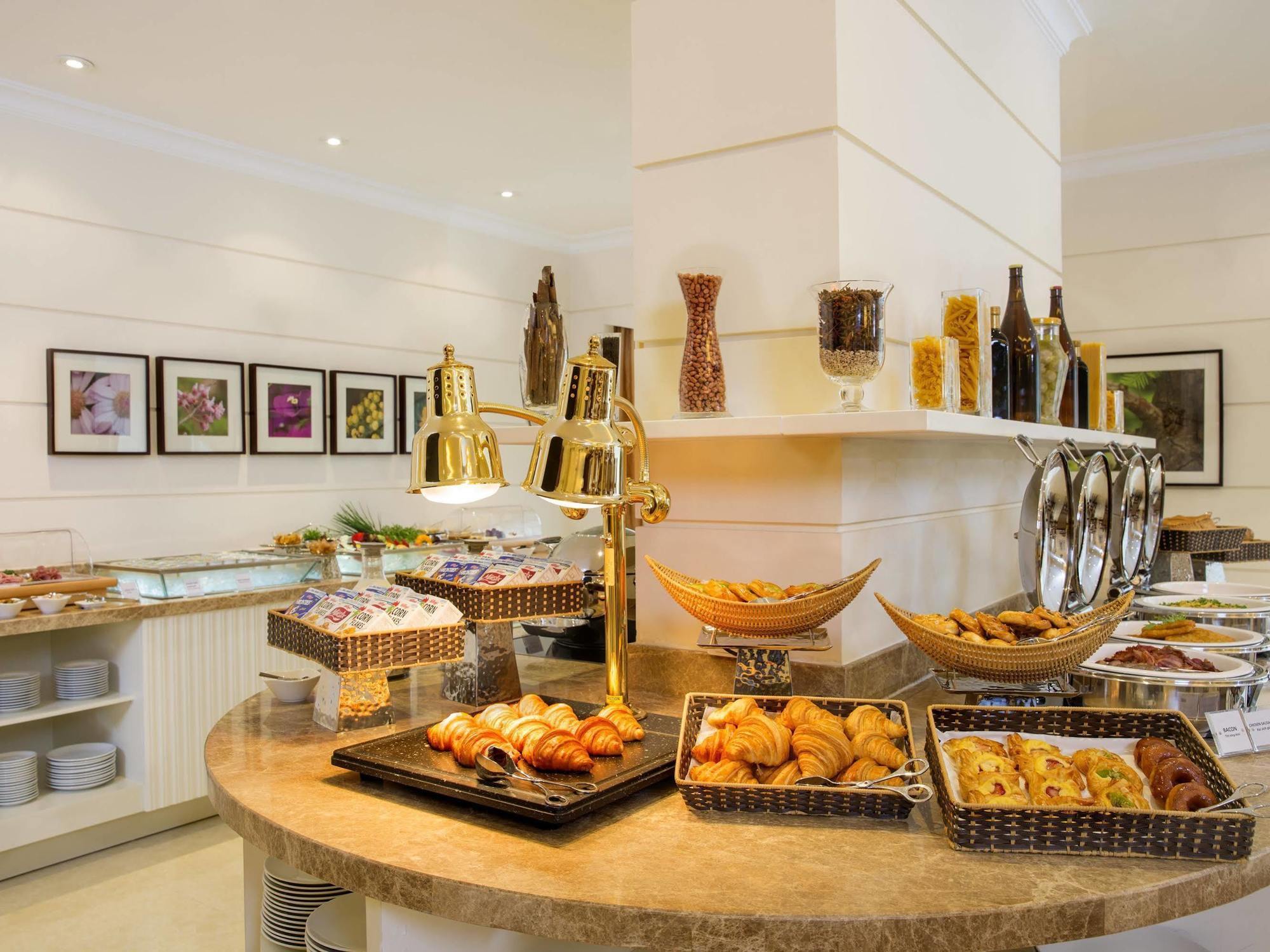 Khách sạn Hilton Garden Hà Nội